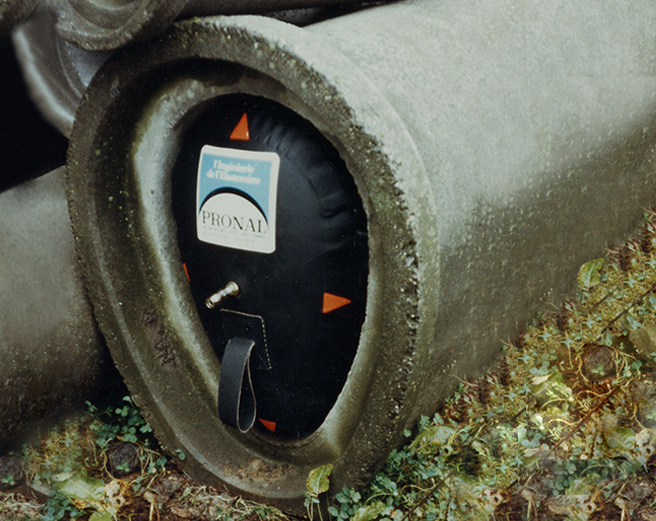 Installation d'un obturateur gonflable Pronal ovoïde dans une canalisation oval / Installation of a Pronal ovoid inflatable pipe plug in an oval pipeline